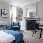 Traditional Studio Apartment In Fitzrovia Near Oxford Street